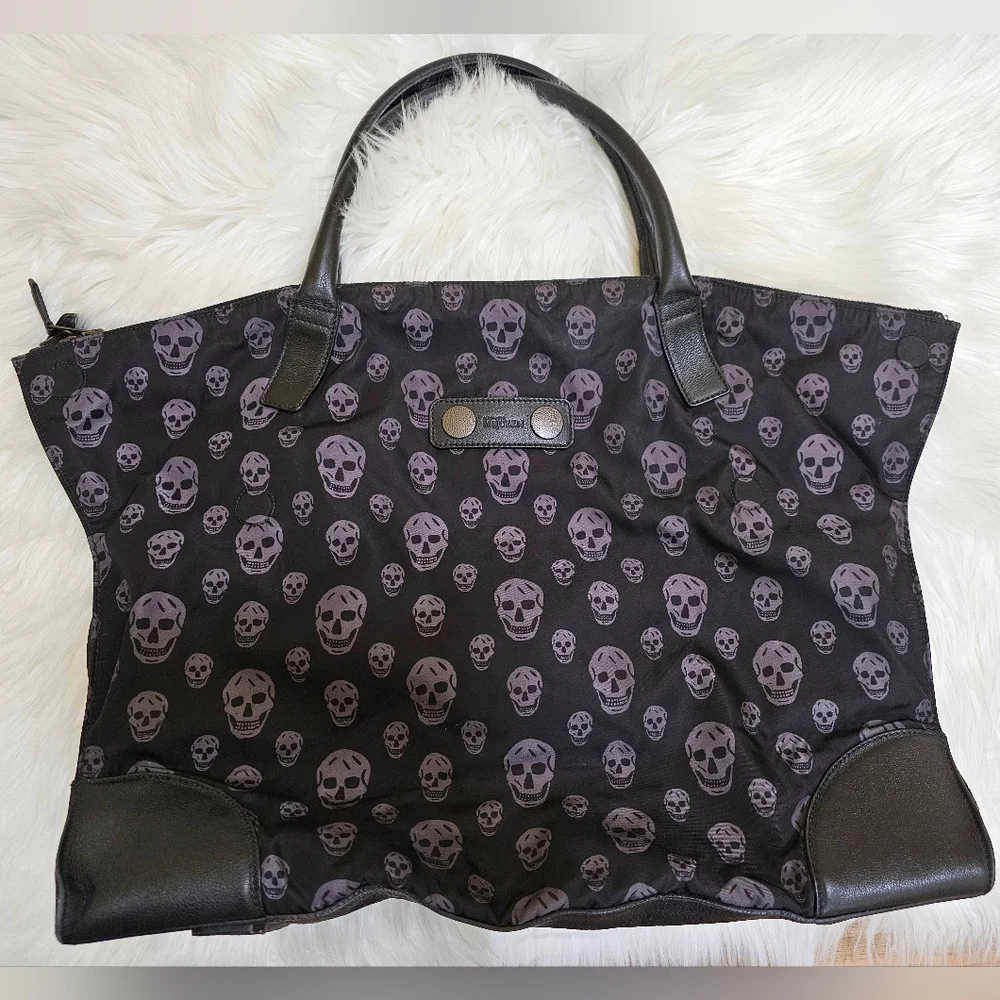 🎉🎉🎉HOST PICK🎉🎉🎉Alexander McQueen - Faithful De-Manta Tote - Picture 15 of 17